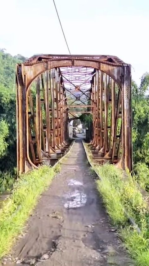 <b>Potret Jembatan Kereta Api Rancagoong di Bandung, Pemandangannya Eksotis Tapi Bikin Merinding</b>