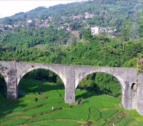 Potret Jembatan Kereta Api Rancagoong di Bandung, Pemandangannya Eksotis Tapi Bikin Merinding