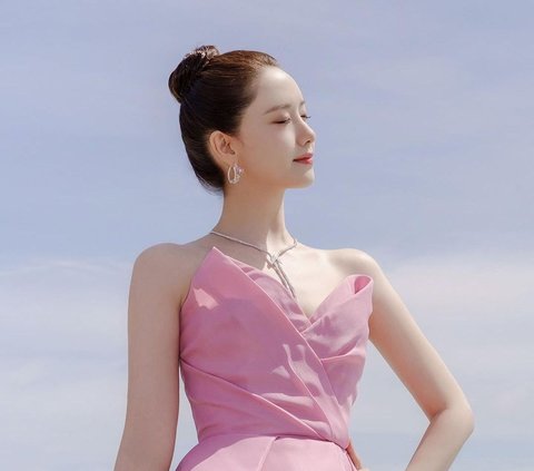 8 Portraits of Yoona SNSD like a Pink Angel, Previously Subjected to Racist Treatment at Cannes