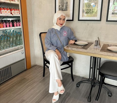 Inspiration Touch of Blue Outfit for Hijabers, Stay Fresh in Hot Weather