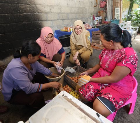 Ngantor di Dua Desa, Bupati Ipuk Geber Program Penguatan Ekonomi Arus Bawah