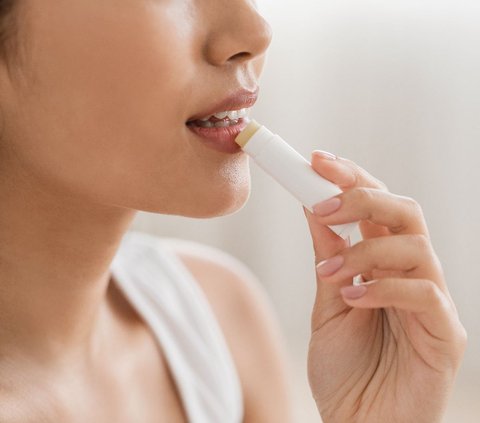 Is it true that using lip balm too often actually makes it dry? Find out the facts