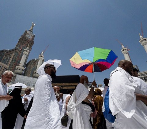 KH Ahmad Sidqi yang merupakan Konsultan Pembimbing Ibadah Haji PPIH Arab Saudi mengatakan bahwa peristiwa ini merupakan waktu yang tepat untuk masyarakat dunia meluruskan arah kiblat. Foto: Media Center Haji 2024 / Sigid Kurniawan<br>