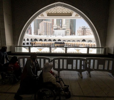 FOTO: Matahari Tegak Lurus di Atas Ka'bah, Inilah Fenomena Rashdul Qiblah, Waktu yang Tepat untuk Menentukan Arah Kiblat