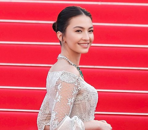 Pancarkan Aura Mahal, Potret Raline Shah Berkebaya dan Pakai Kain Ulos di Acara Closing Cannes Film Festival Buat Kagum