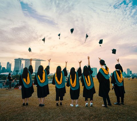 70 Funny Words for a Simple and Wise Graduation Banner, So Unforgettable Memories
