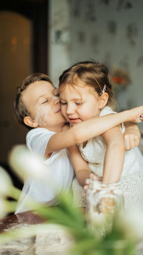 65 Kata-kata Bijak Saudara Kandung Penuh Pesan Cinta dan Kasih Sayang