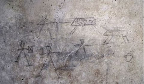 Direktur taman arkeologi Pompeii, Gabriel Zuchtriegel menyatakan gambar-gambar ini kemungkinan dibuat oleh seorang bocah atau lebih dari satu orang