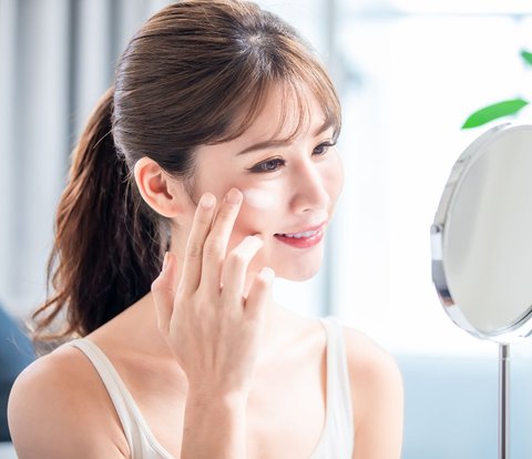 Pamper Your Skin with 4 Trending Active Ingredient Gel Moisturizers