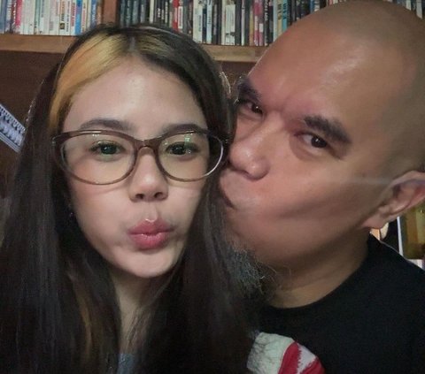 Makin Cantik dan Super Kece, Potret Safeea Putri Mulan Jameela & Ahmad Dhani Bergaya Klasik ala Anak 90-an