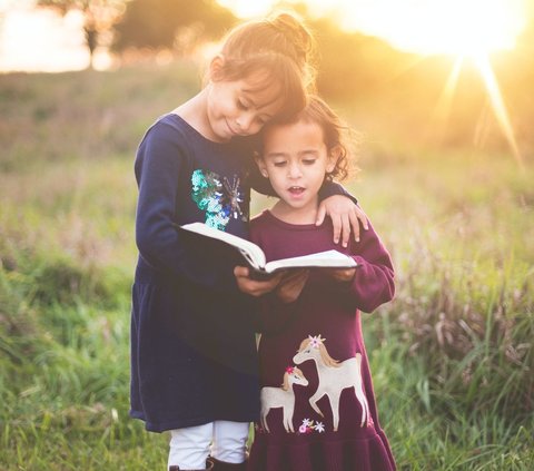 5 Cara Membesarkan Anak Agar Gemar Membaca