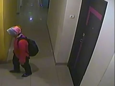 Woman in Suitcase Asks Suspect to Marry Her Before Execution in Hotel Room, Despite Still Having a Husband