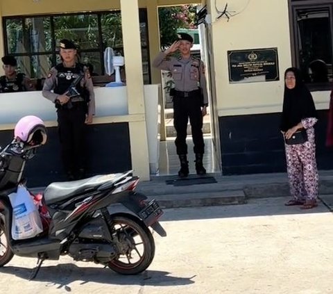 Salah Posisi Hormat, Bintara Petugas Jaga di Pos Penjagaan Langsung Dihukum Komandan Polisi