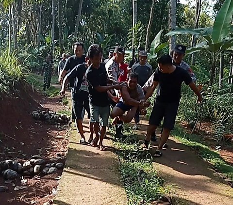 Suami Mutilasi Istri, Mayat Dilempar ke Jalan  & Bagian Tubuhnya Ditawarkan ke Tetangga