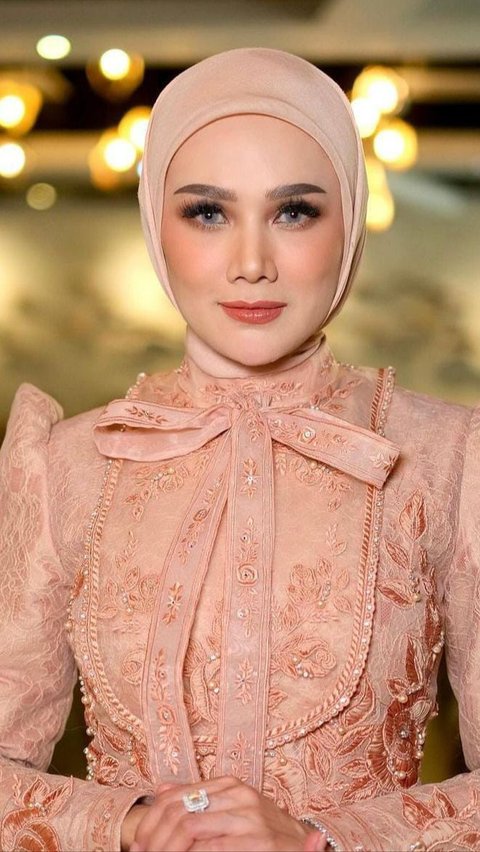 Disebut The Real Barbie Indonesia, Potret Lawas Mulan Jameela saat Sedang Tidur Ramai Jadi Perbincangan