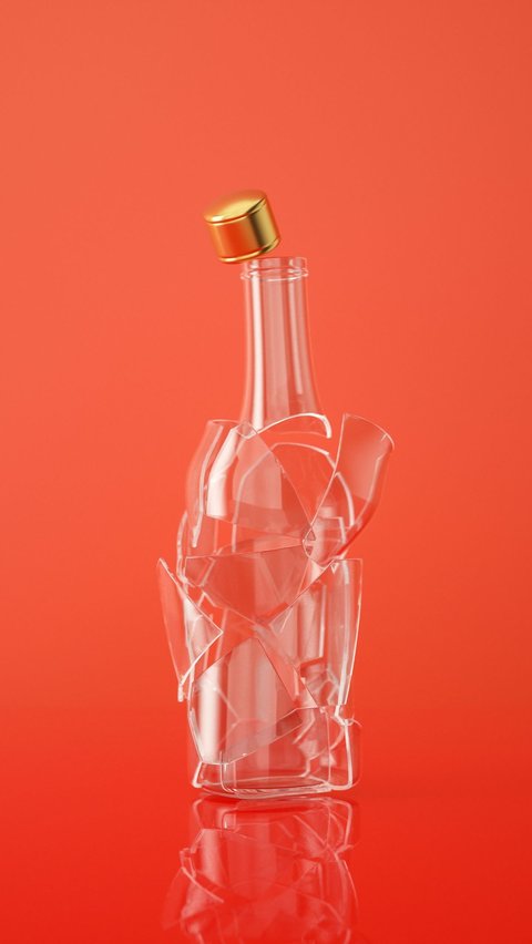 <b>Gunakan Botol Plastik Bekas, Begini Trik Aman Buang Pecahan Gelas Kaca</b>