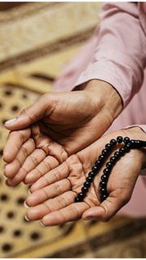 5 Prayers After Fajr Prayer along with their Deeds, Efforts to Obtain Financial Blessings