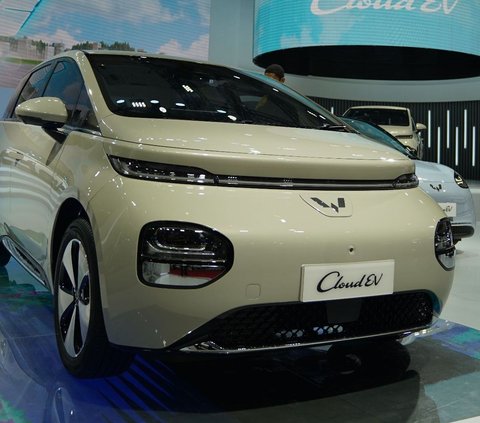 Wuling Showcases the Sophistication of the Cloud EV Electric Car, Equipped with a Sofa in the Cabin