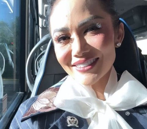 Potret Kris Dayanti Kunjungan Kerja Bareng DPR Komisi IX ke Amerika, Cantik Berbatik Tuai Banyak Pujian