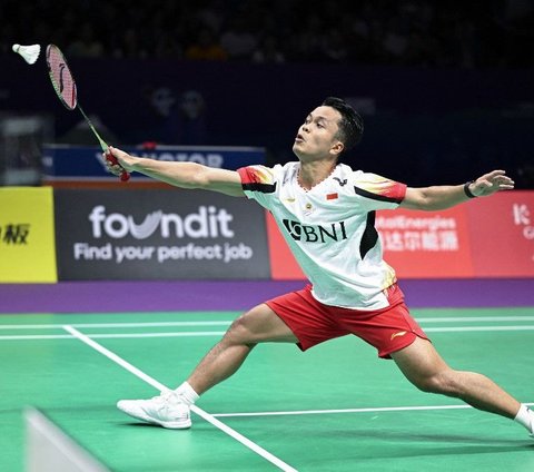 Tim bulutangkis putra Indonesia berhasil memastikan diri lolos semifinal Thomas Cup 2024. Anthony Ginting dkk mampu melibas Korea Selatan dengan kemenangan 3-1 di perempat final yang digelar di Chengdu, China, Jumat (3/5/2024). Foto: Wang Zhao/AFP