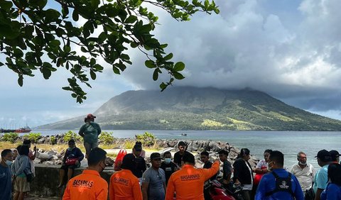 Selain di Toraja, pemerintah menyiapkan Rumah Instan Sederhana Sehat (Risha) untuk masyarakat terdampak erupsi Gunung Ruang. Ada 100 Risha di Manado.<br>