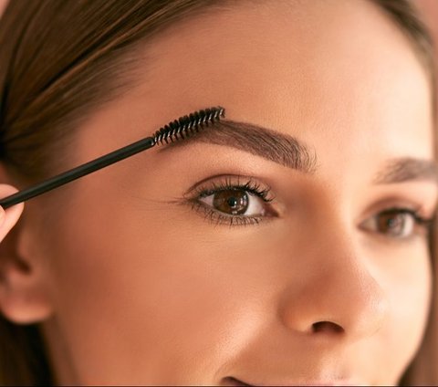 No Need to Frame, Simple Tutorial on How to Shape Thick and Neat Eyebrows