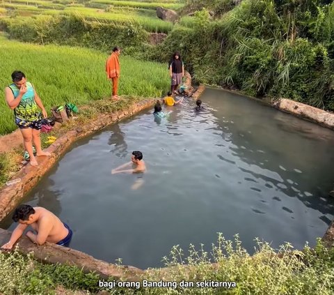 Definisi Healing Paket Komplet, Kolam Air Panas di Bandung Barat Ini Ada di Tengah Sawah Terasering Cantik