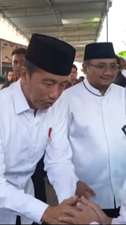 Selain Menag dan Mensesneg, Menteri Perhubungan Budi Karya Sumadi dan Menteri PUPR Basuki Hadimuljono juga turut mendampingi presiden Jokowi.