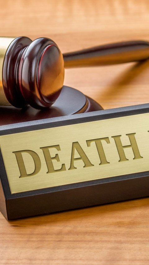 China Sentences Senior Banker to Death for Receiving Rp2.4 Trillion in Bribes