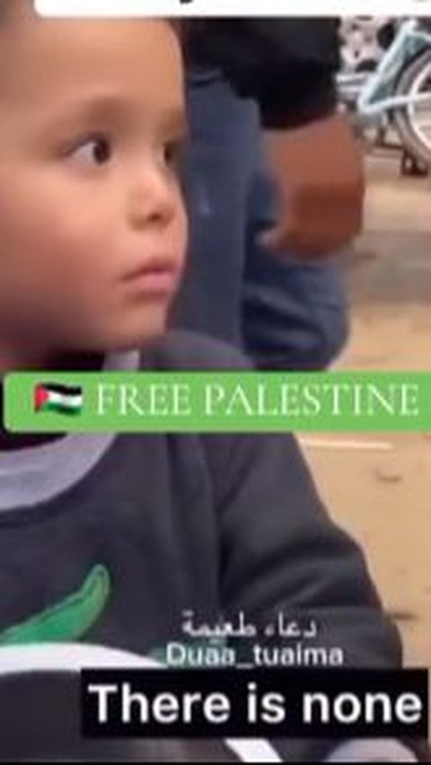 Momen Bocah Palestina Kehabisan Makanan saat Antri, Wajah Sedihnya Bikin Menyayat Hati