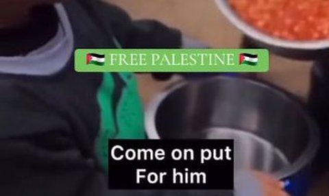 Momen Bocah Palestina Kehabisan Makanan saat Antri, Wajah Sedihnya Bikin Menyayat Hati