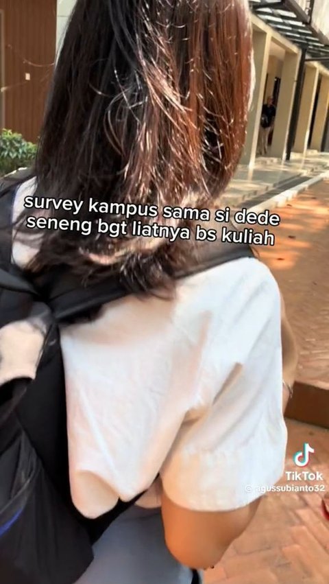 Setelah uang untuk kuliah terkumpul, ia pun dengan senang hati mengantar adiknya untuk survei ke kampus impiannya.