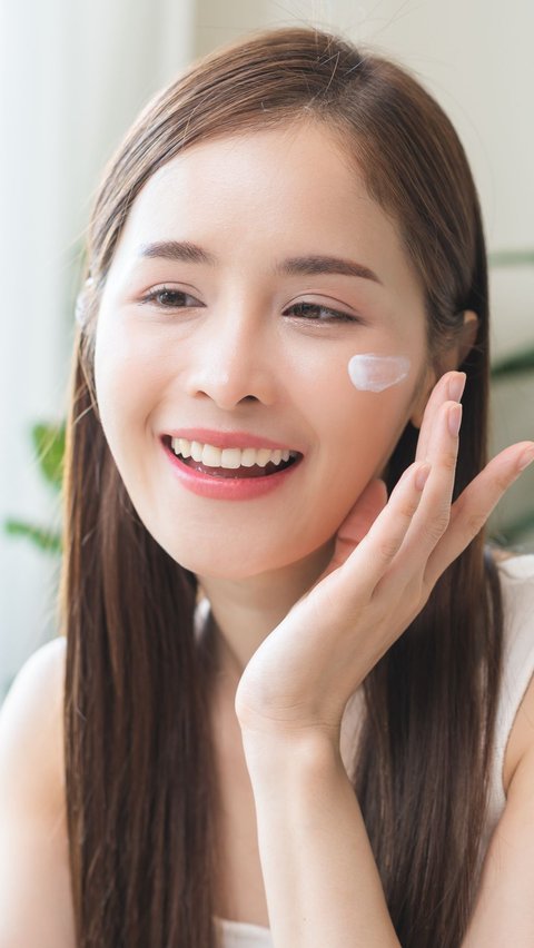 Apart from Face Cleanser, Use 3 Skincare to Achieve Glowing Face like Kpop Idol.