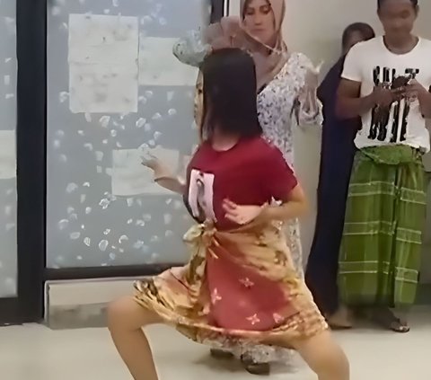 Sensation! Beautiful Patient at Madura Health Center Suddenly Performs Silat Martial Arts Moves During Treatment, Suspected Possessed