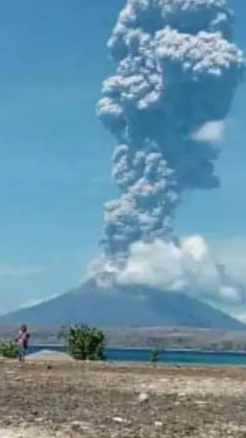 Gunung Marapi Kembali Erupsi Setinggi 2.000 Meter, Masyarakat Diminta Waspada