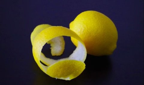 <b>4. Kulit Lemon</b>