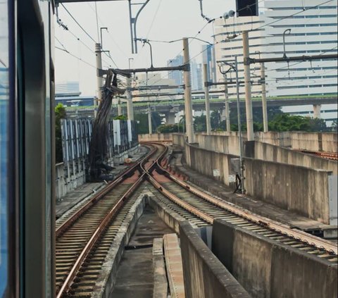 Crane Jatuh Menimpa MRT di Depan Kejaksaan Agung