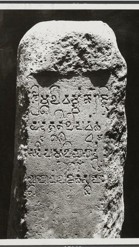 Bahasa-bahasa tertua di dunia dan pernah dipakai, salah satunya ada di Indonesia.