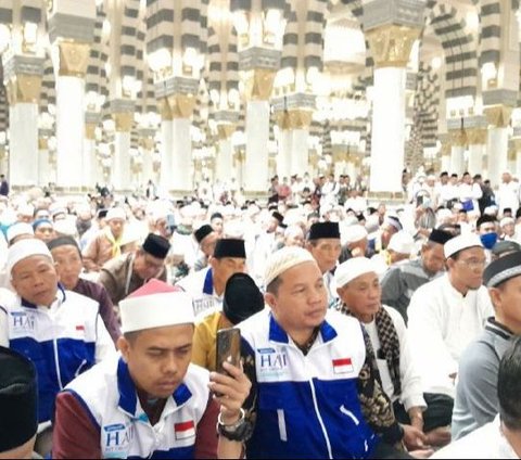 The Figure of Ariful Bahri, the Only Indonesian Ustaz in Masjid Nabawi, Flood Congregation Study