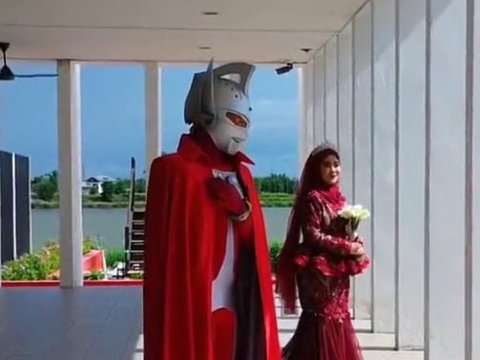 Viral Wedding, Groom Wears Ultraman Costume: 'My Wife Knows How Important This is in My Life'