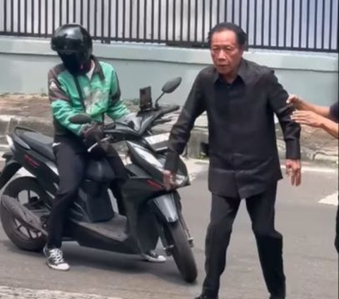 Sadar Yang di Bonceng Mantan Gubernur DKI Jakarta, Driver Ini Langsung Salim