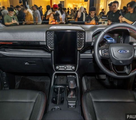 Penampilan Ford Ranger StormTrak, Double Cabin tampak semakin berotot.