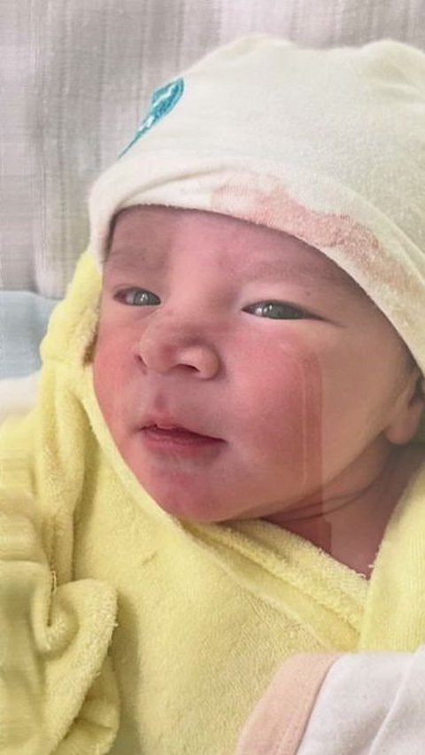 Bem Smith Opra, Oky Pratama and Sarah's child who was born on Wednesday (22\/5\/2024).