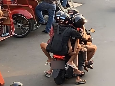 Viral Video of 6 People Riding on a Scooter, All Wearing Helmets, Netizens: 'The Police Will Be Confused to Fine Them'