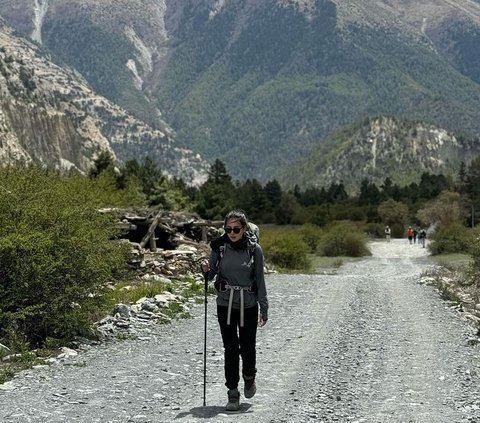 10 Portraits of Wendy Walters Conquering the Most Dangerous Mountains in Nepal