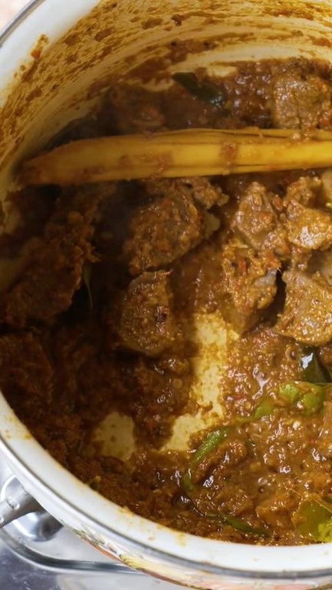 Tanpa Bahan Khusus, Ini Trik Masak Rendang Sapi Agar TIdak Mudah Basi