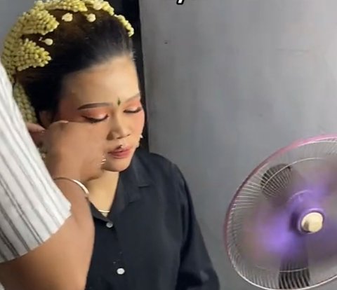 Make Up Artist Complains About Being Surrounded by Flies During Bridal Makeup