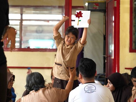 HUT ke-25, Milenial PNM Berbagi Asa Bersama Siswa SLB Rawinala