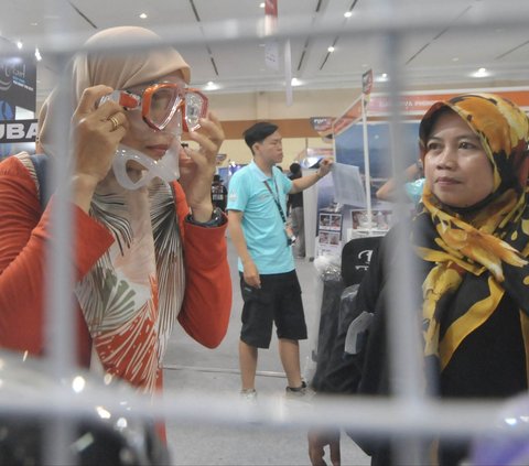 FOTO: Berburu Perlengkapan Olahraga dalam Deep and Extreme Indonesia 2024