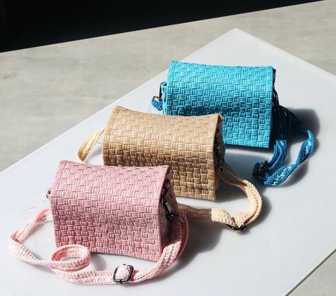 Look at Stylish Designed Bags from Plastic Waste, Made by Mothers from Madiun